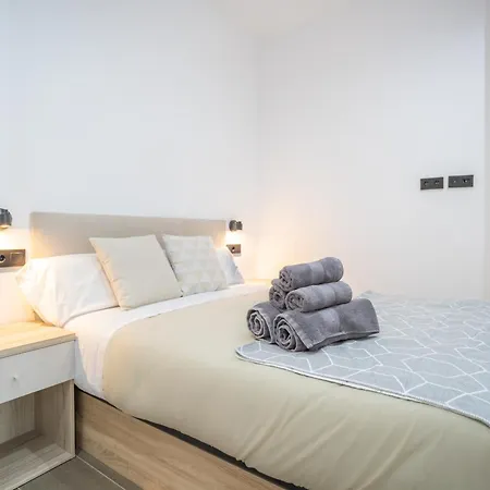 Flats-elegante, Junto Al Roig Arena *